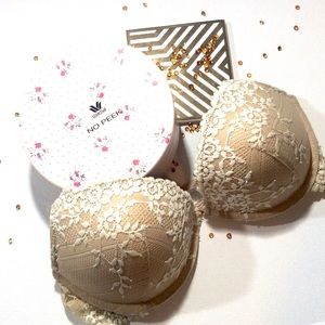 Wacoal Embrace Lace Push Up Bra and No Peek Liners